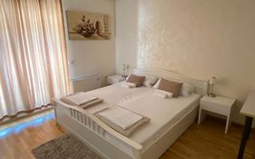 B&B Alex18